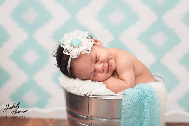 maternity and newborn photographer in washington dc maryland virginia Washington dc danni starr smiling baby