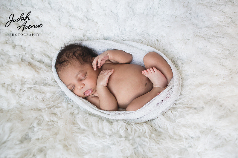 newborn photographer newborn photographer in Washington dc Maryland Virginia