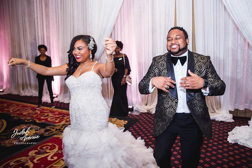 breahna and bryan wedding at camelot by martins caterers in upper marlboro md wedding photographer in maryland wedding photographer in virginia wedding photographer in washington dc