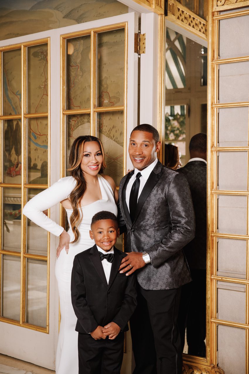 Anniversary Photo Shoot at Larz Anderson House in Washington family photographer in maryland virginia washington dc