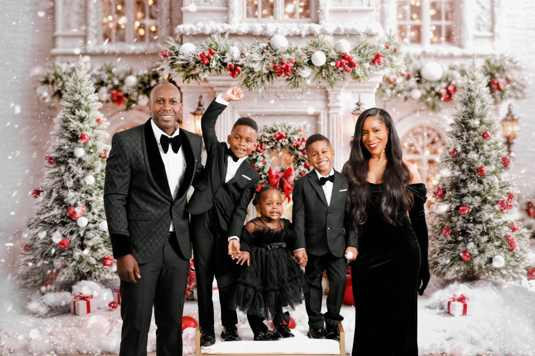 Christmas Noël mini session for DC, Maryland and Virginia families, classic red holiday backdrop